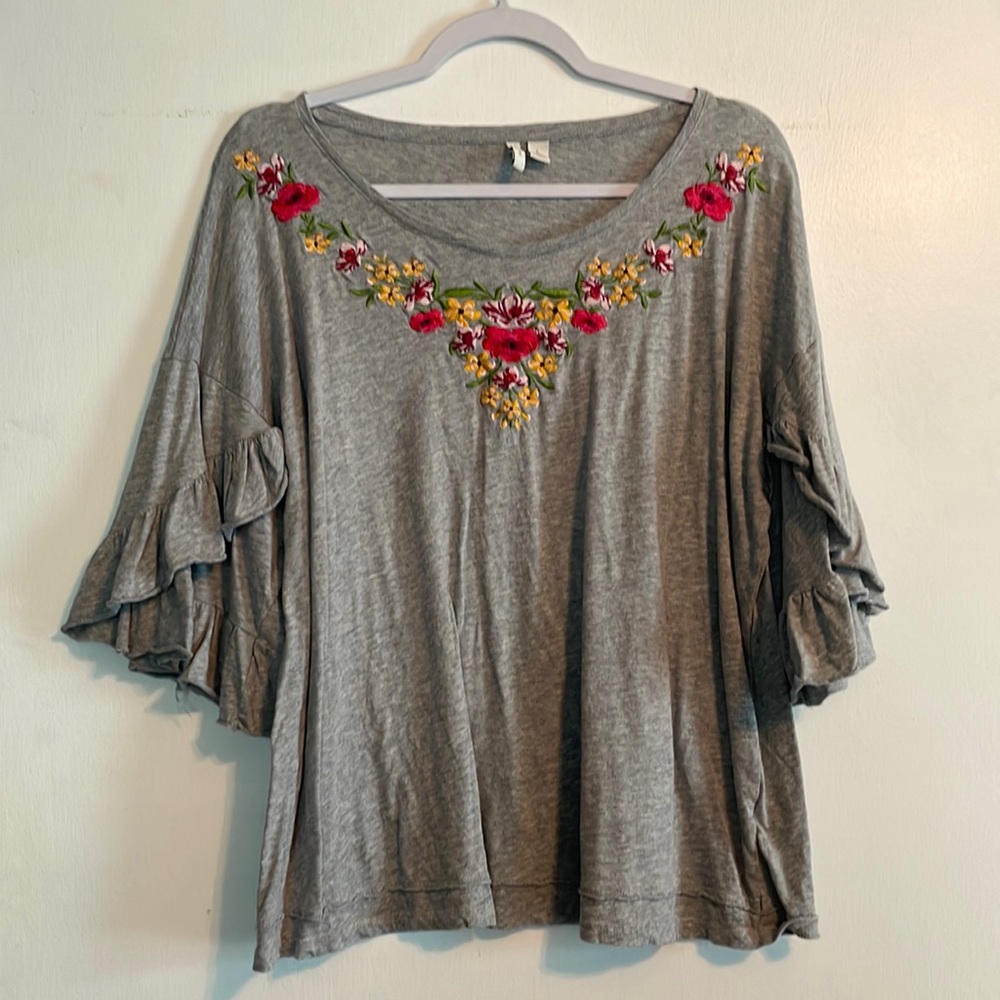 Gray top